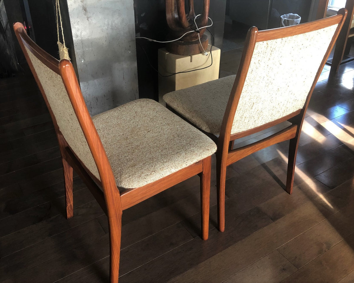 Set REFINISHED Danish MCM Rosewood Table Oval w 2 Leaves 70-109