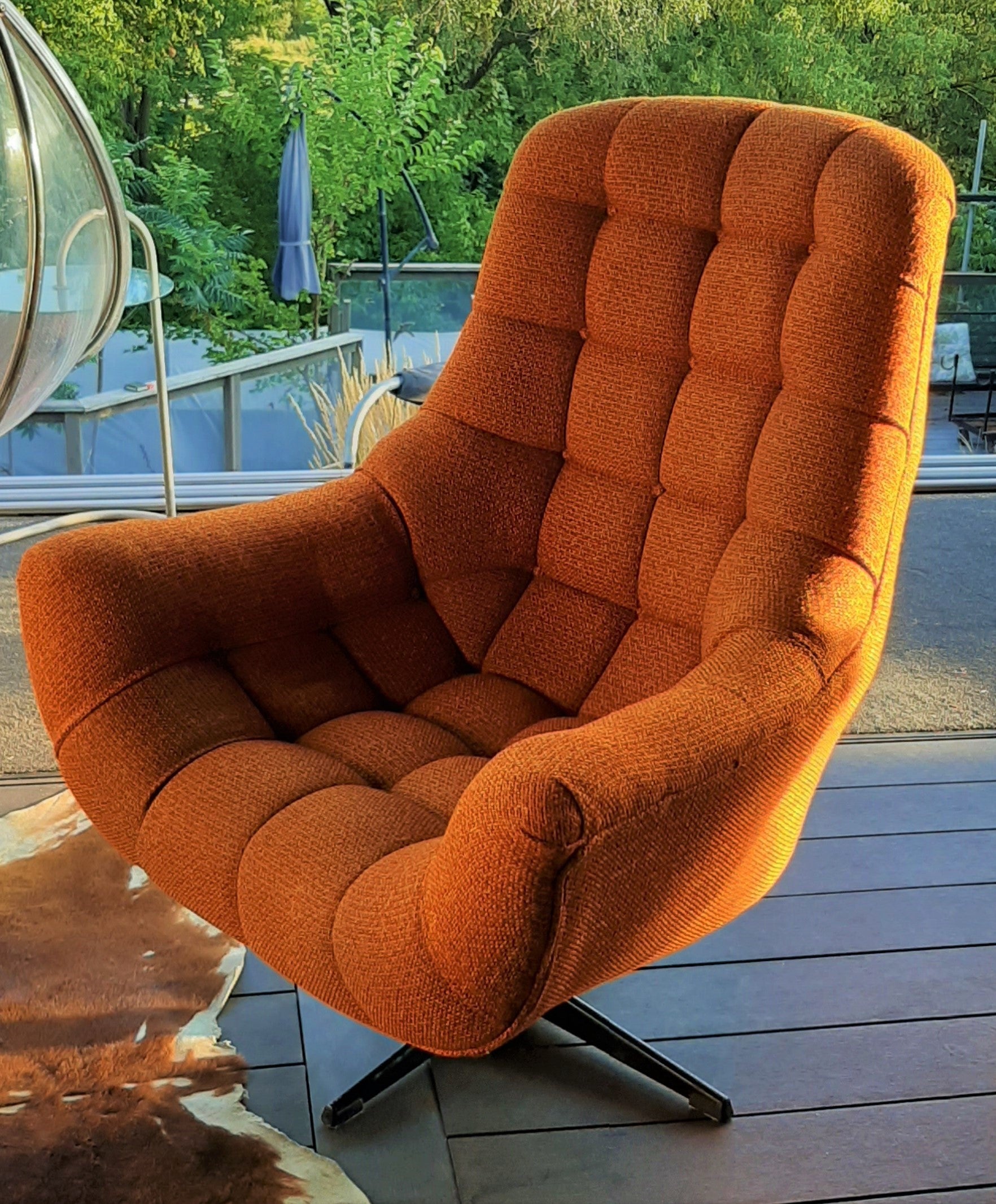 Vintage MCM Frank Doerner Faultless Reupholstered Swivel Lounge Chair