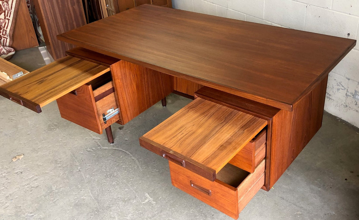 REFINISHED MCM Executive Teak Desk with Floating Top, Free Standing by RS Associates - Mid Century Modern Toronto