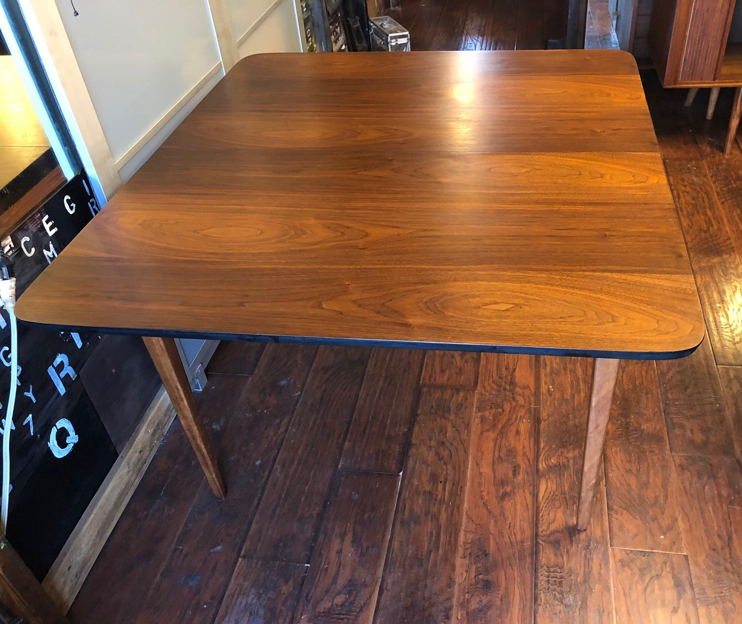 REFINISHED MCM Walnut Dining Table Extendable w 3 leaves 41.5" -98" - Mid Century Modern Toronto