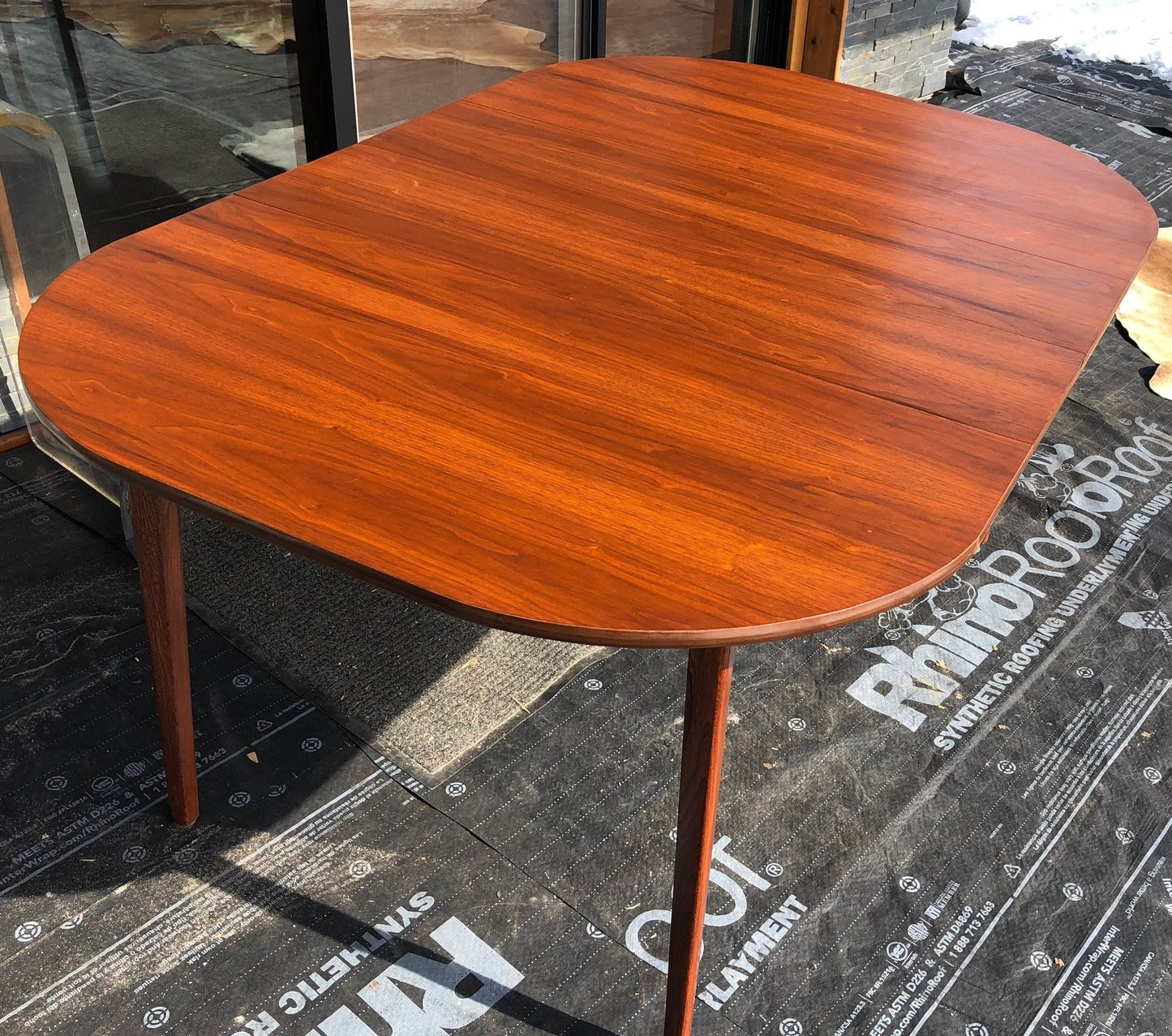 REFINISHED MCM Walnut Dining Table Extendable w 2 leaves Rounded 44" -64", perfect - Mid Century Modern Toronto