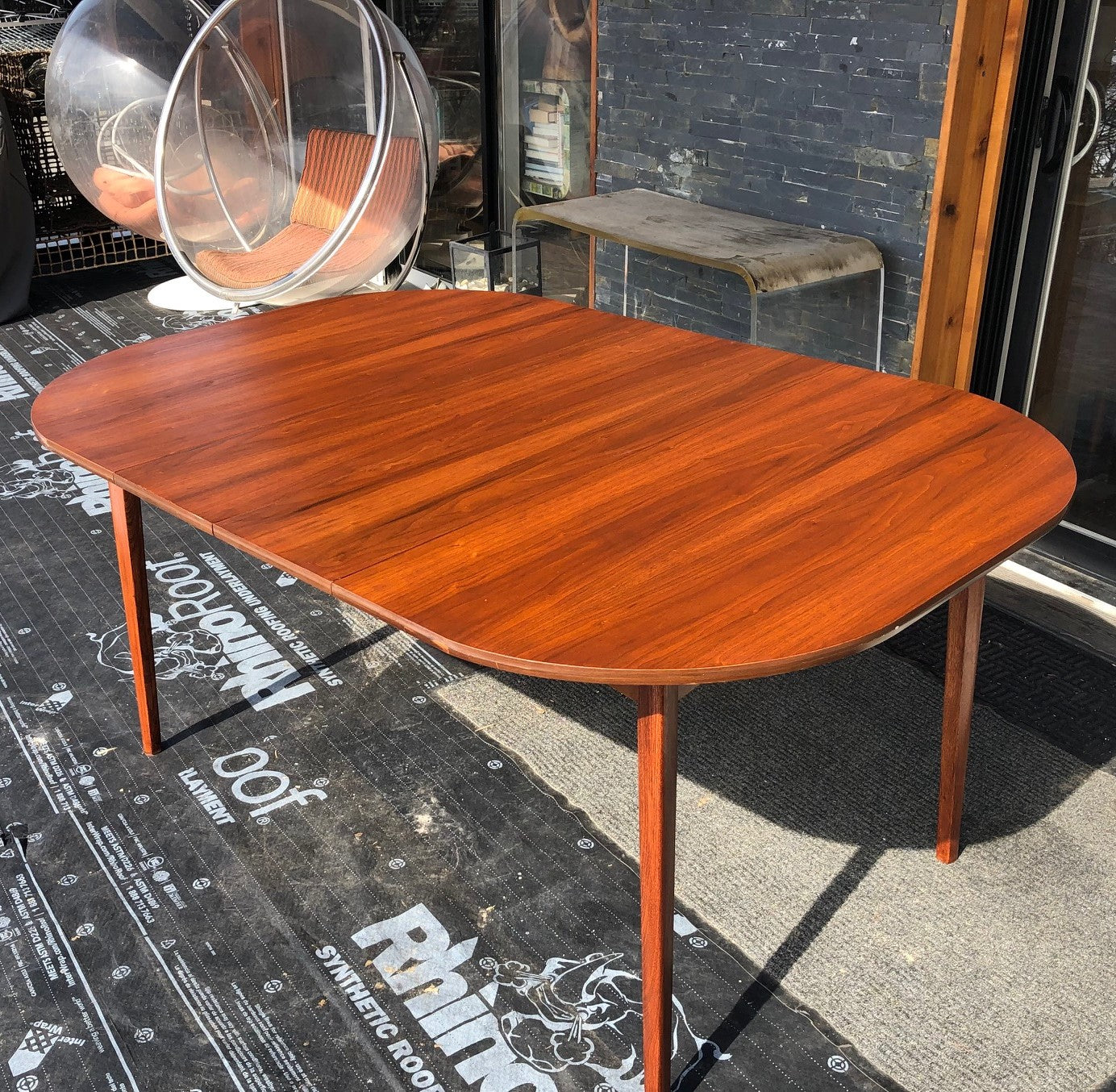 REFINISHED MCM Walnut Dining Table Extendable w 2 leaves Rounded 44" -64", perfect - Mid Century Modern Toronto