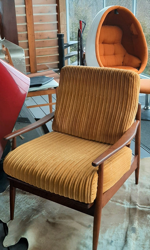 Set of 2 REFINISHED MCM Solid Wood Lounge Armchairs, like new - Mid Century Modern Toronto