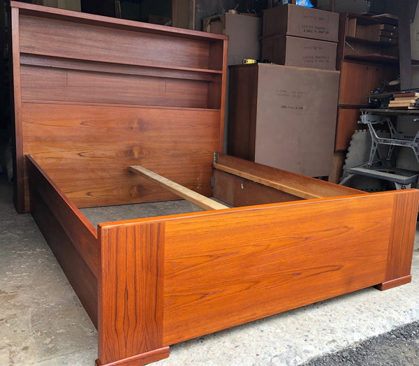 Restored MCM Teak Bed Double with Bookcase Headboard & Lighting, perfect - Mid Century Modern Toronto