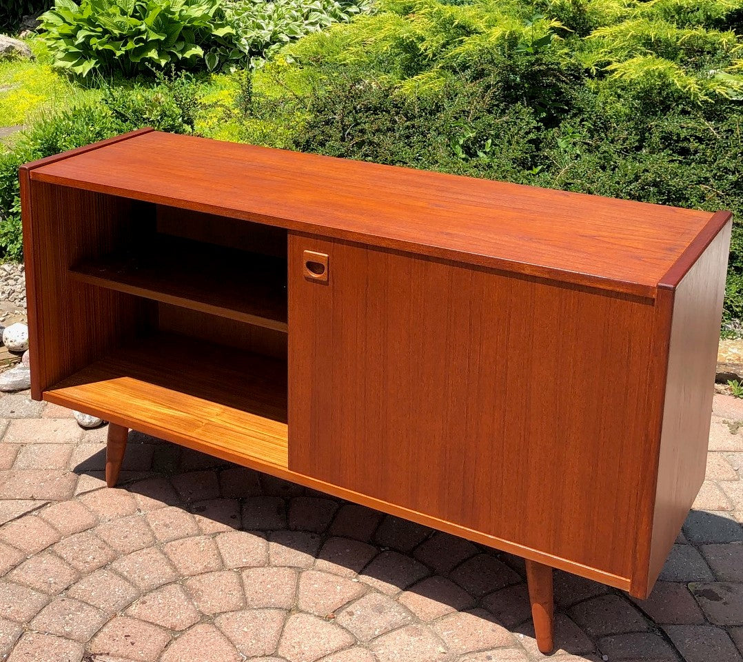 REFINISHED MCM Teak Buffet Sideboard Credenza low, almost perfect, 49