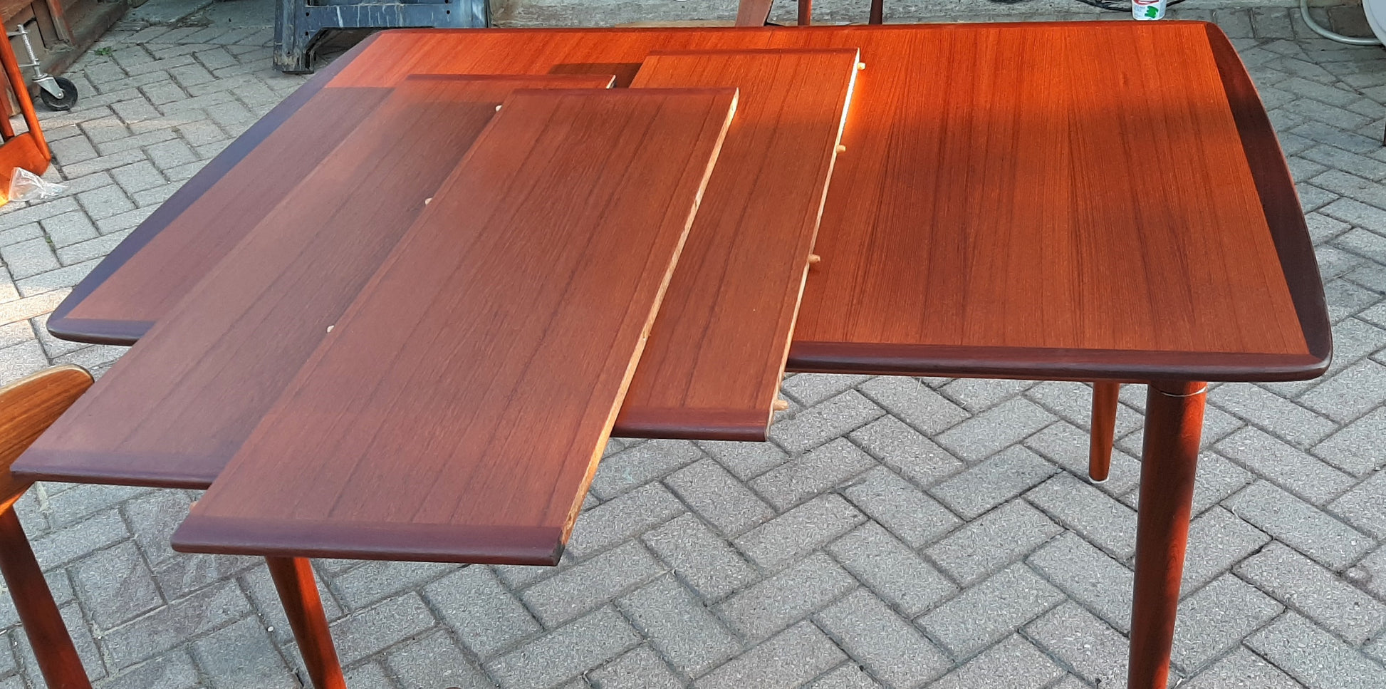On hold for L. ***REFINISHED MCM Teak Dining Table Extendable w 3 leaves PERFECT 51" - 85", by Alf Aarseth, Norway - Mid Century Modern Toronto