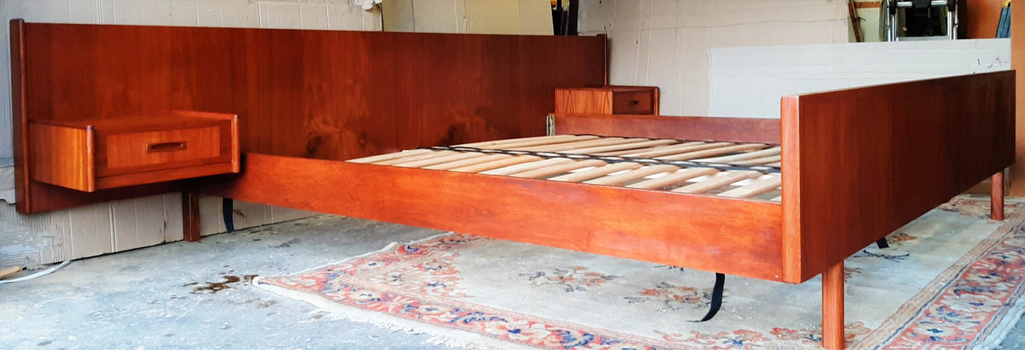 REFINISHED MCM Teak King bed with floating night stands and 9 drawers dresser, PERFECT - Mid Century Modern Toronto