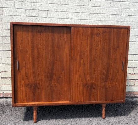 REFINISHED MCM Walnut Sideboard TV Media Record Console 37.5” PERFECT, narrow - Mid Century Modern Toronto