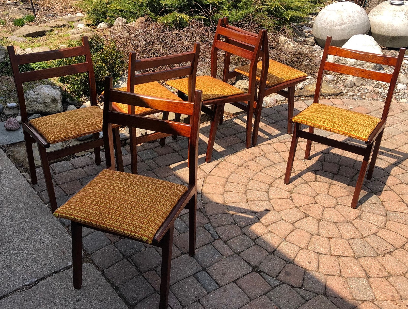 REFINISHED Custom MCM Walnut Table w 2 Leaves & 6 Chairs, all PERFECT, narrow & compact- great for downtown - Mid Century Modern Toronto