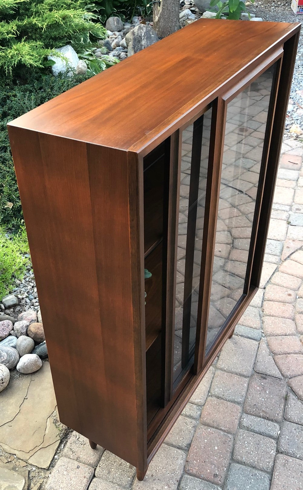 RESTORED MCM Walnut Bookcase Display with sliding glass doors L 32.5"x H 43", PERFECT - Mid Century Modern Toronto