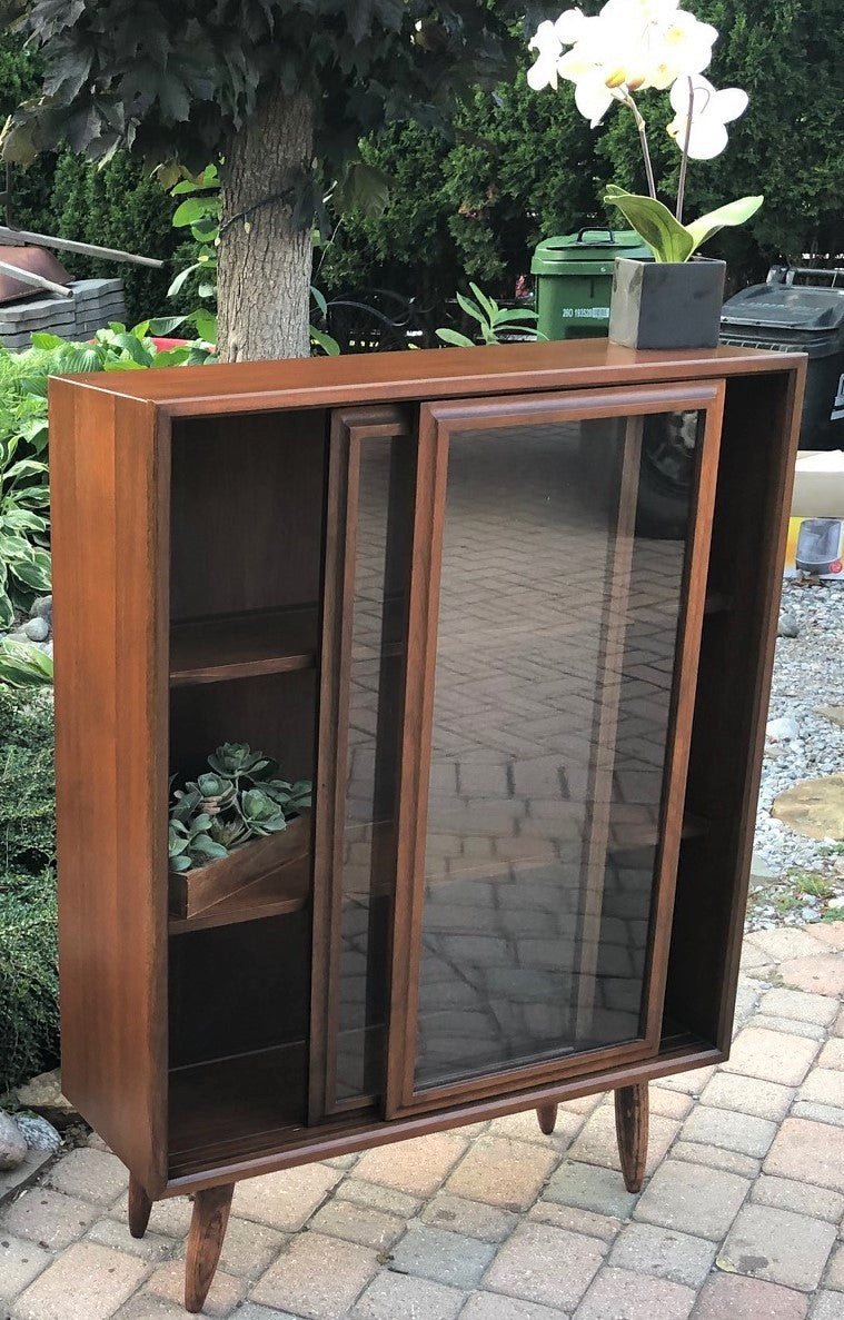 RESTORED MCM Walnut Bookcase Display with sliding glass doors L 32.5"x H 43", PERFECT - Mid Century Modern Toronto