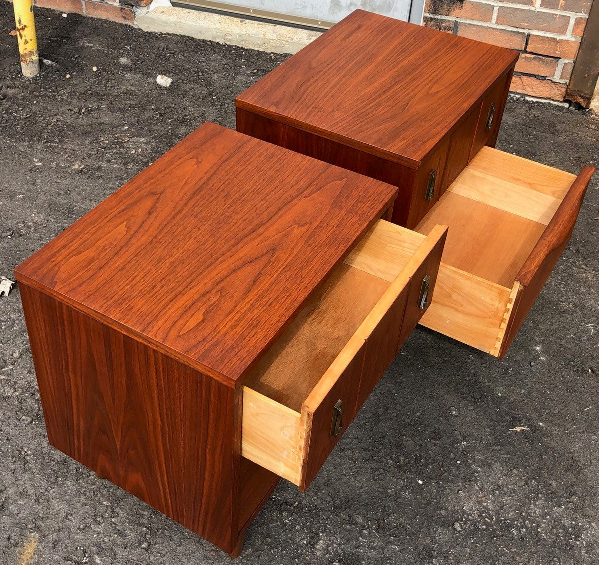 REFINISHED MCM  Walnut Dresser 9 Drawers 74.5” & 2 Nigh Stands- PERFECT - Mid Century Modern Toronto
