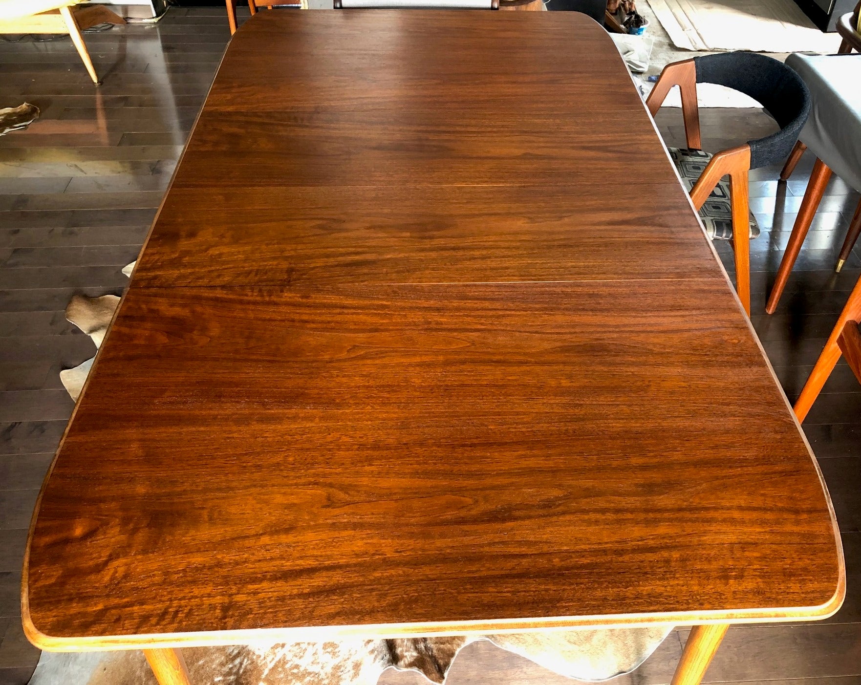 REFINISHED MCM Walnut Dining Table Extendable w 2 leaves by Deilcraft, perfect, 48" - 72" - Mid Century Modern Toronto