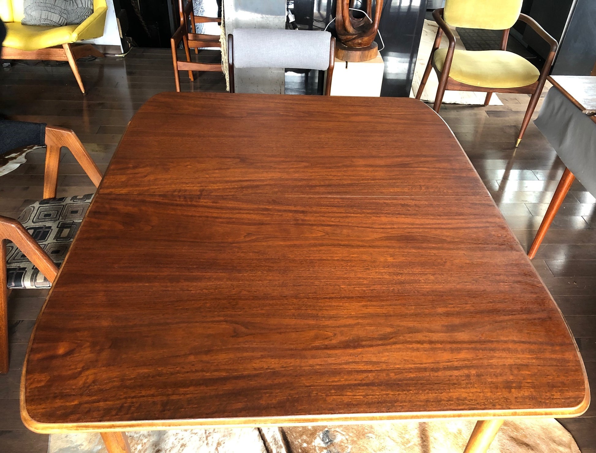 REFINISHED MCM Walnut Dining Table Extendable w 2 leaves by Deilcraft, perfect, 48" - 72" - Mid Century Modern Toronto