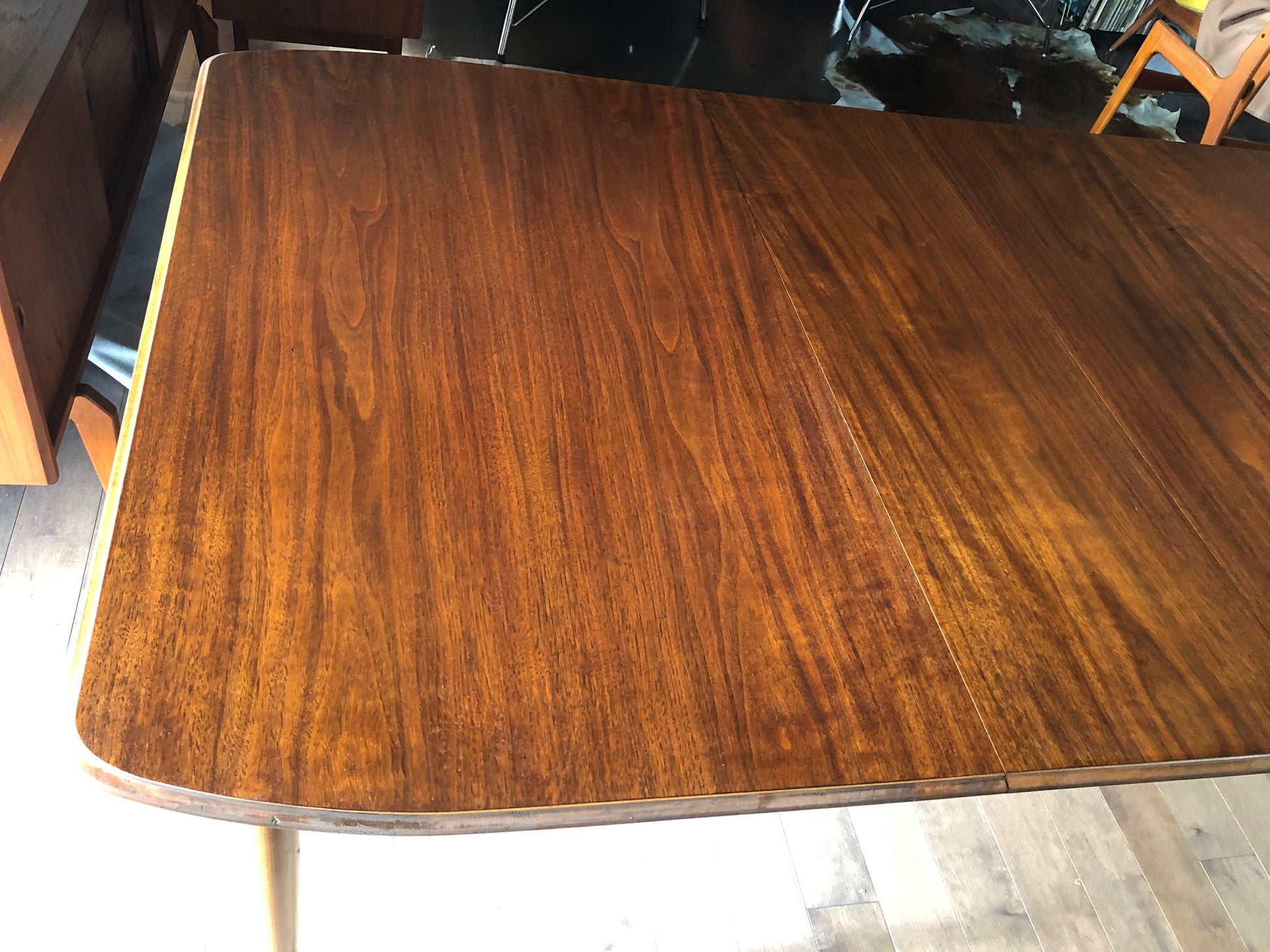 REFINISHED MCM Walnut Dining Table Extendable w 2 leaves by Deilcraft, perfect, 48" - 72" - Mid Century Modern Toronto