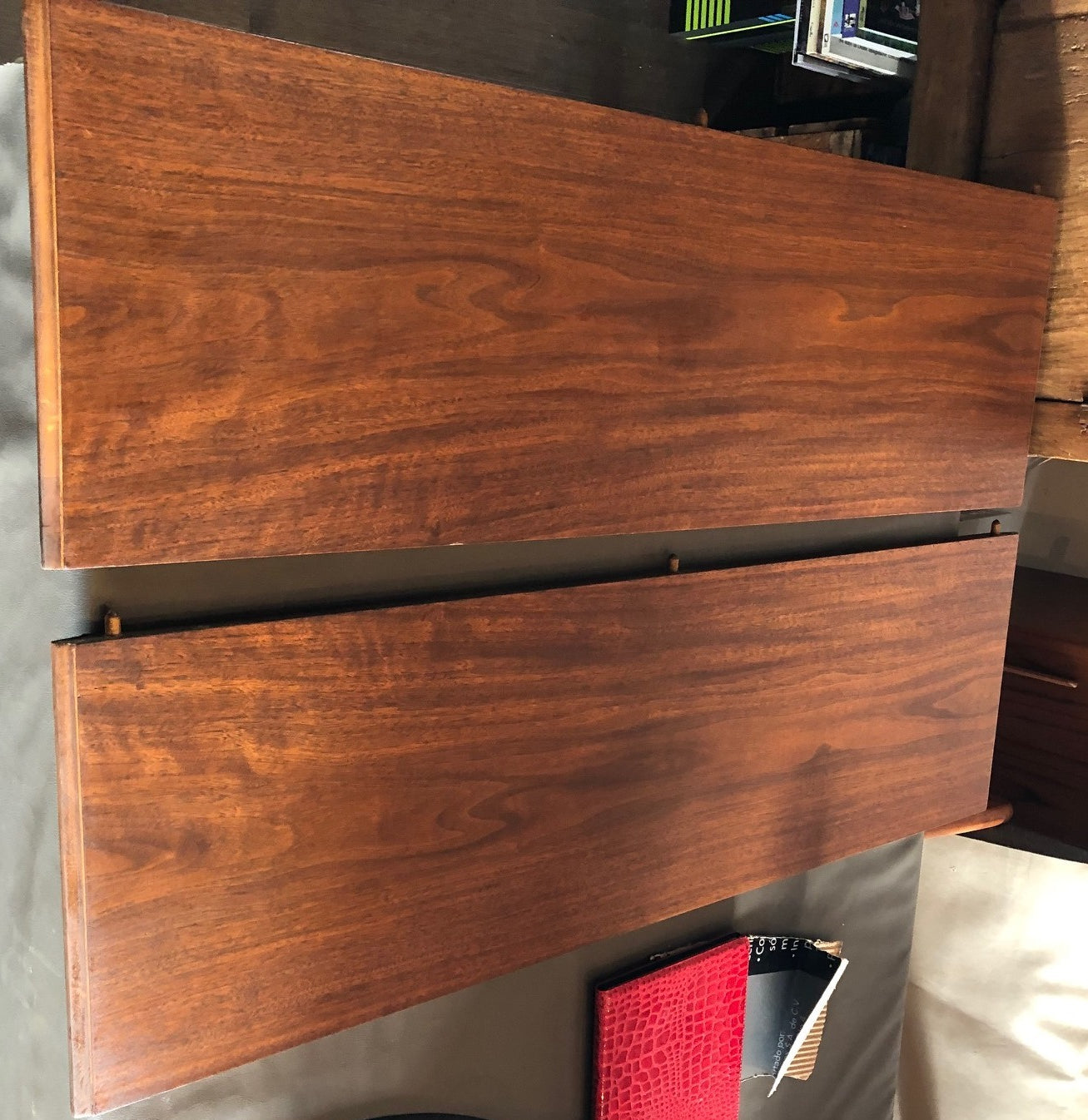 REFINISHED MCM Walnut Dining Table Extendable w 2 leaves by Deilcraft, perfect, 48" - 72" - Mid Century Modern Toronto