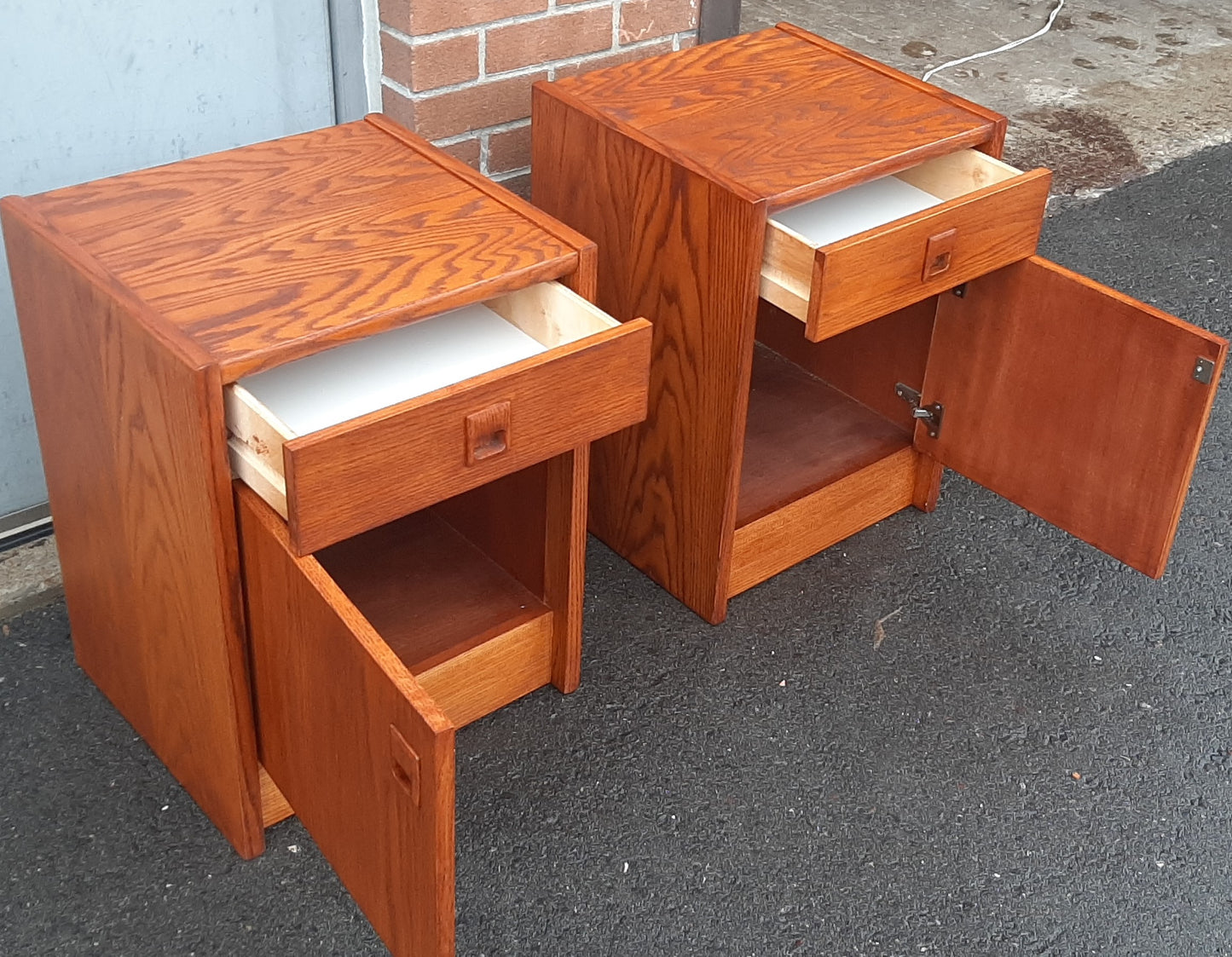 2 REFINISHED Mid Century Modern Nightstands, PERFECT