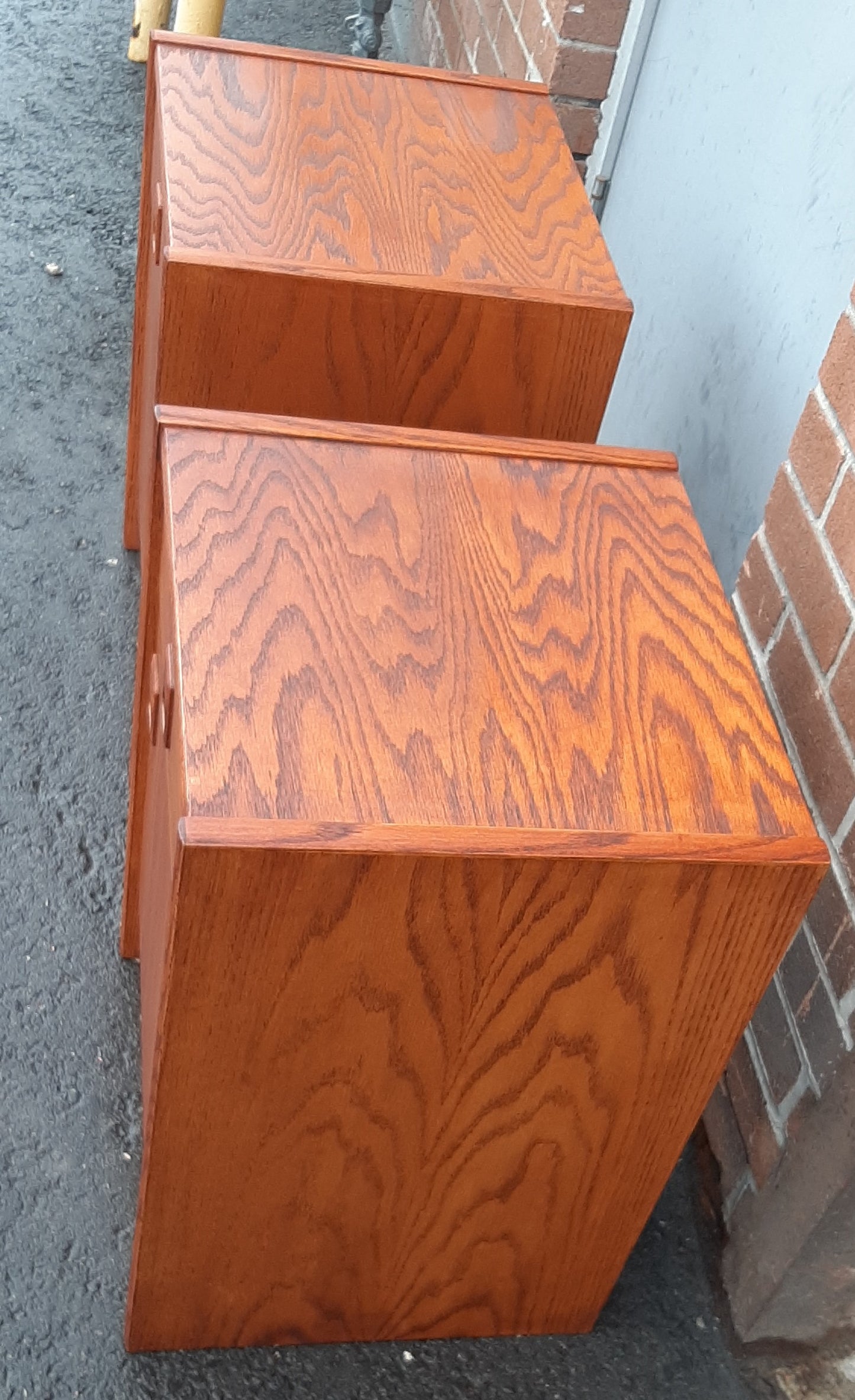 2 REFINISHED Mid Century Modern Nightstands, PERFECT