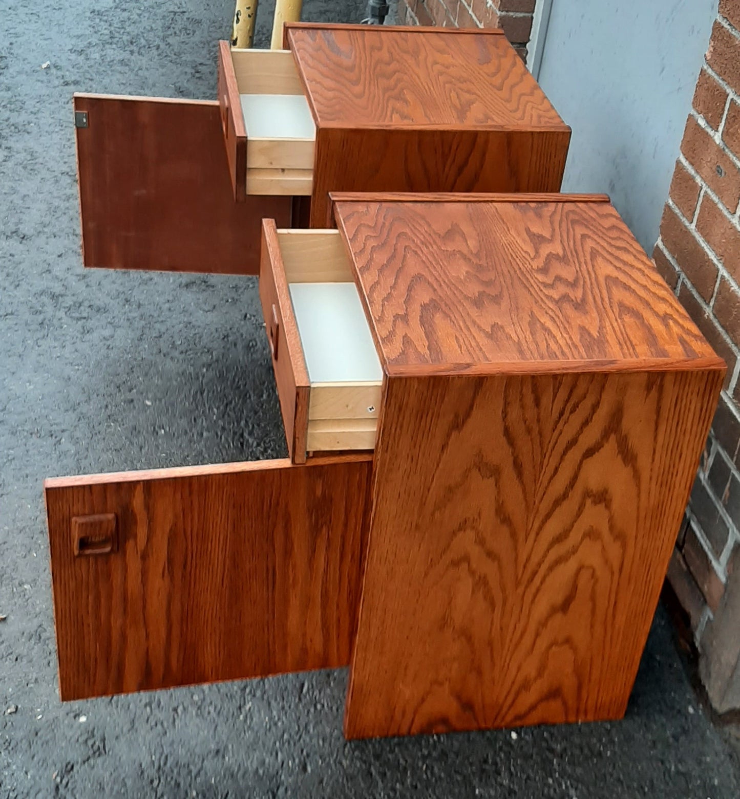 2 REFINISHED Mid Century Modern Nightstands, PERFECT