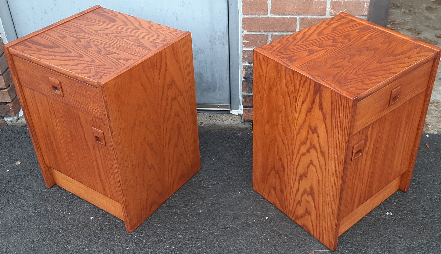 2 REFINISHED Mid Century Modern Nightstands, PERFECT