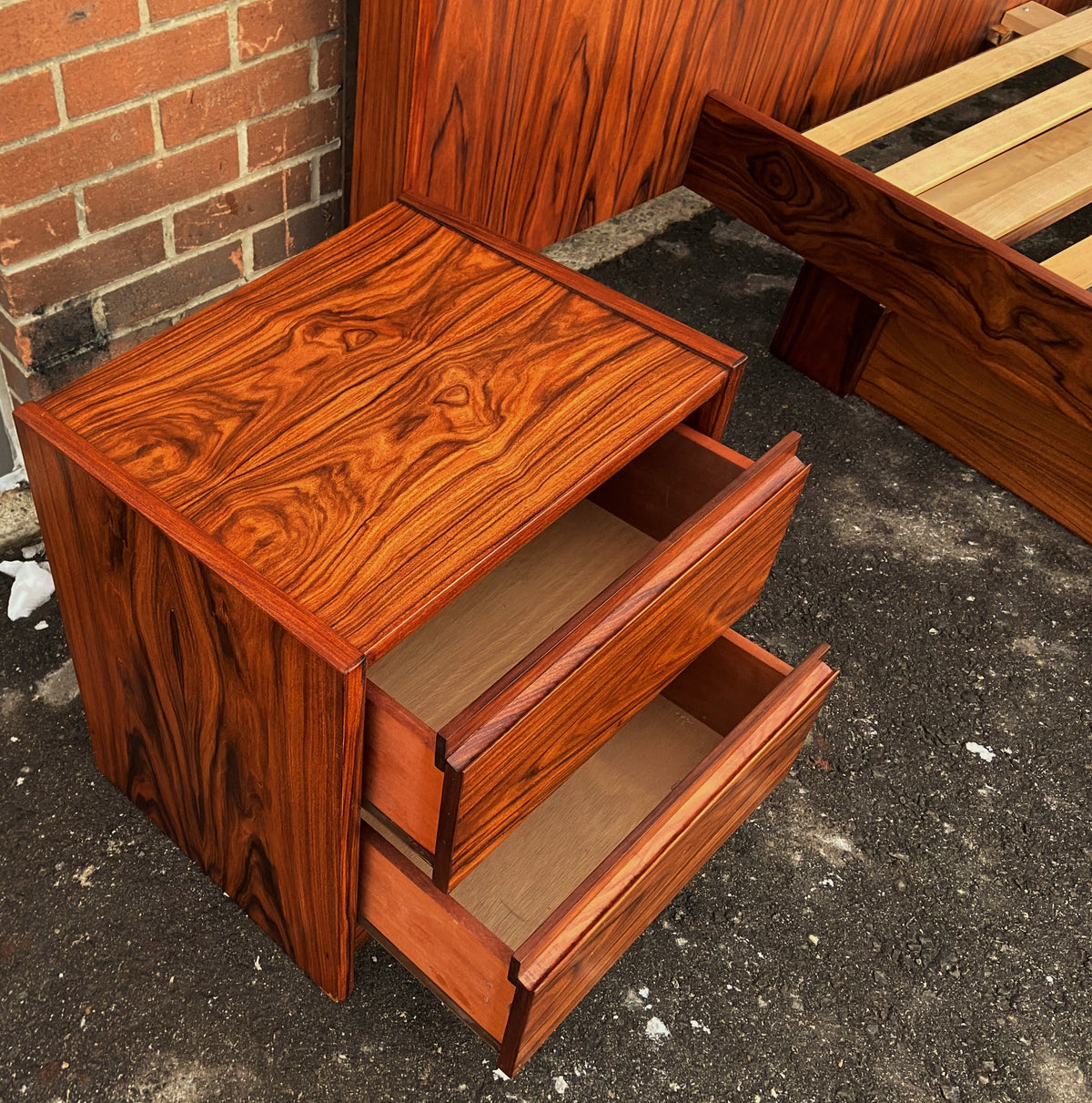 REFINISHED Mid Century Modern Rosewood Queen Bed w 2 Nightstands, PERFECT