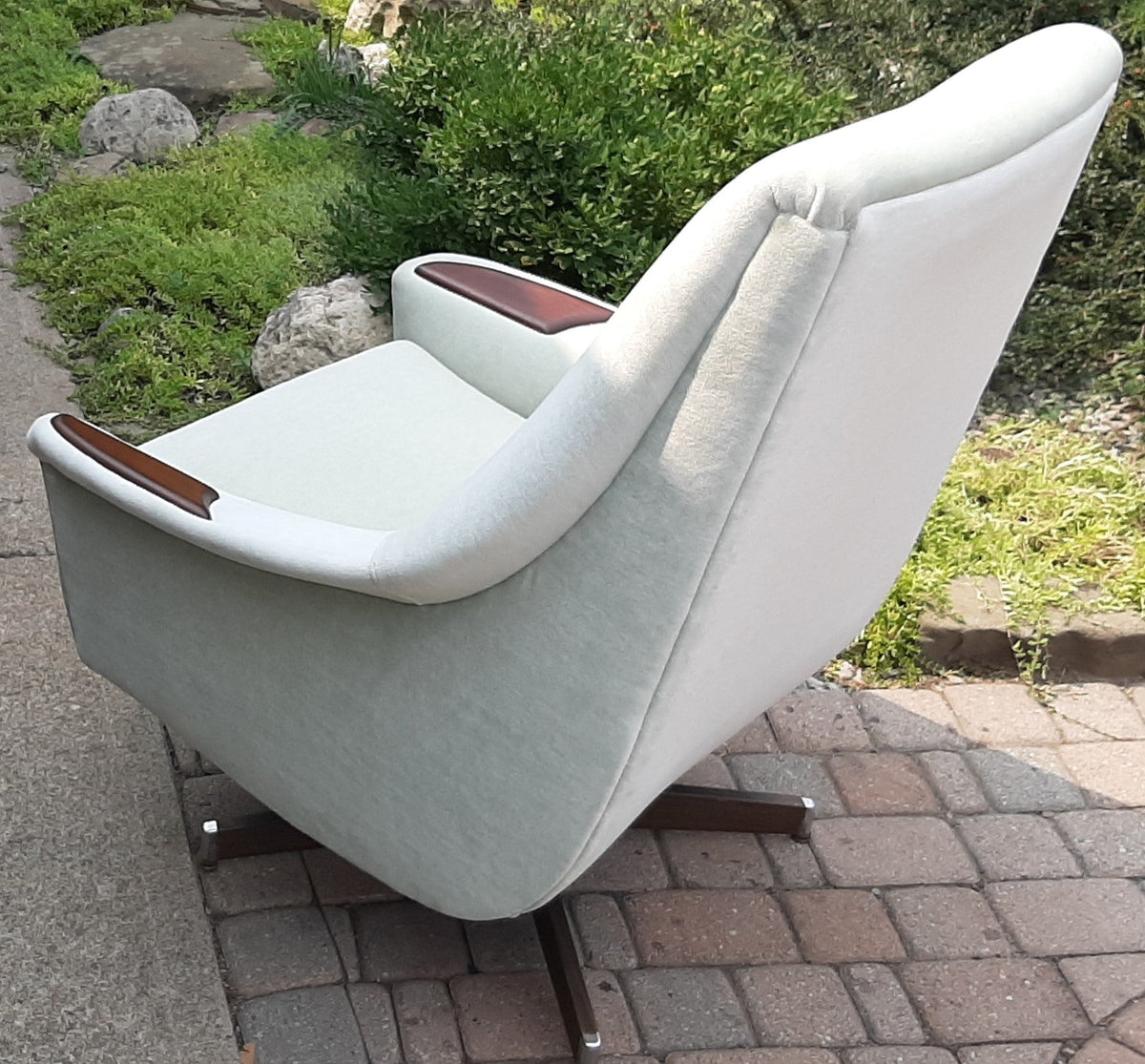 REFINISHED & REUPHOLSTERED in wool mohair MCM  Swivel Lounge Chair, Perfect