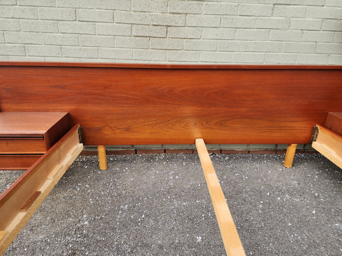 REFINISHED Mid Century Modern Teak Queen Bed w Nightstands & Dresser 9 Drawers