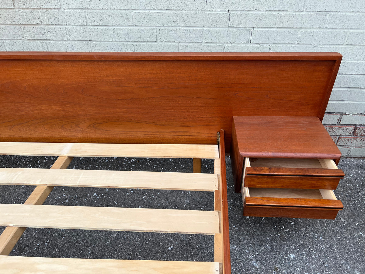 REFINISHED Mid Century Modern Teak Queen Bed w Nightstands & Dresser 9 Drawers