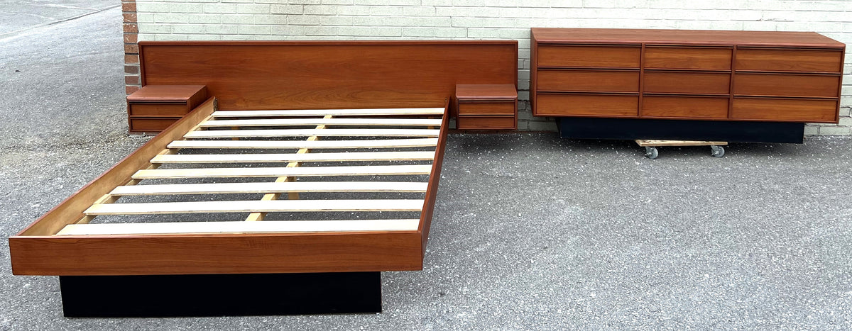 REFINISHED Mid Century Modern Teak Queen Bed w Nightstands & Dresser 9 Drawers