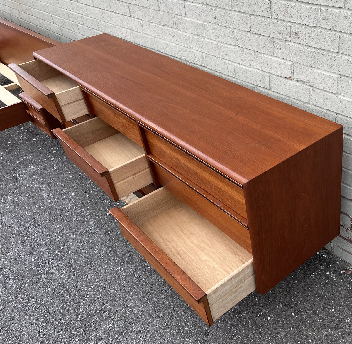 REFINISHED Mid Century Modern Teak Queen Bed w Nightstands & Dresser 9 Drawers