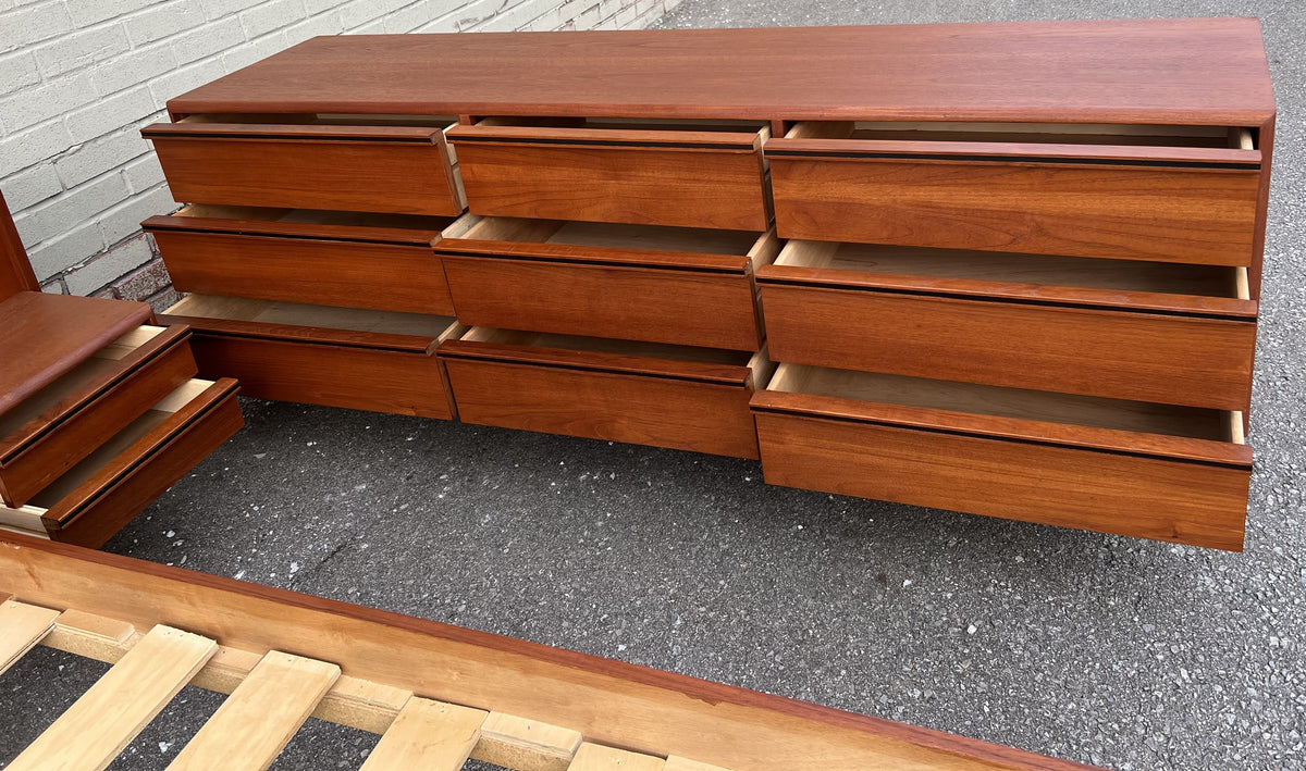REFINISHED Mid Century Modern Teak Queen Bed w Nightstands & Dresser 9 Drawers