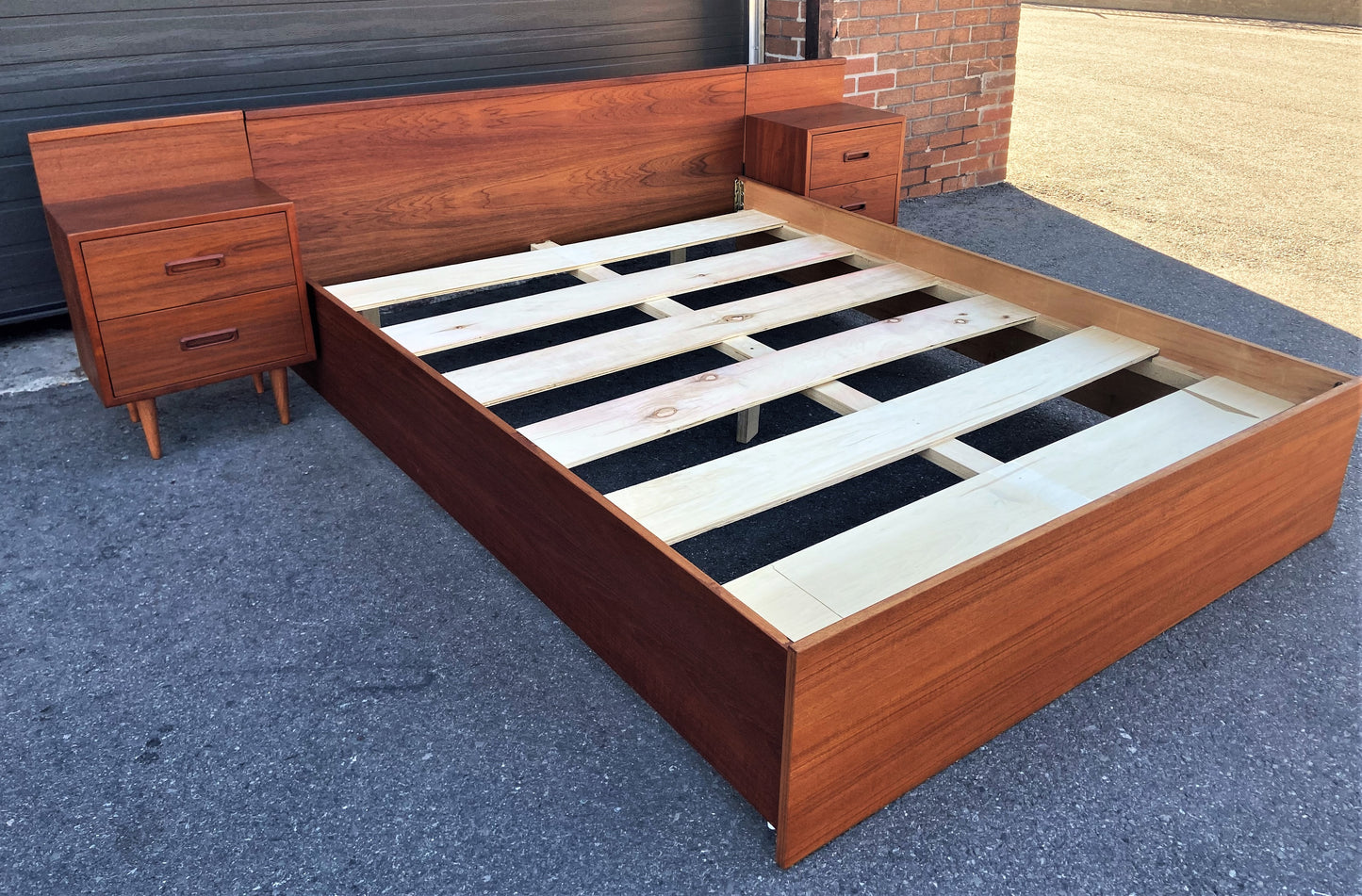 REFINISHED Mid Century Modern Teak Queen Bed, Nightstands & Dresser 12 Drawers