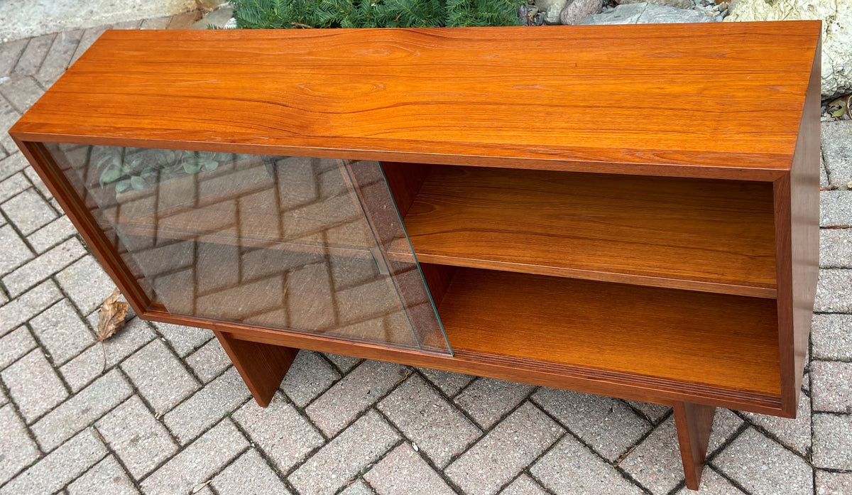 REFINISHED Mid Century Modern Teak Bookcase Media TV Console 46