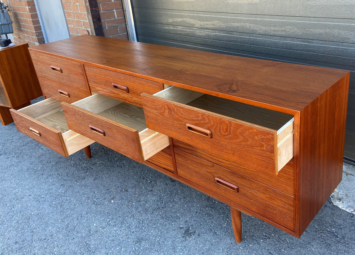REFINISHED Mid Century Modern Teak Queen Bed w Nightstands & Dresser 9 Drawers