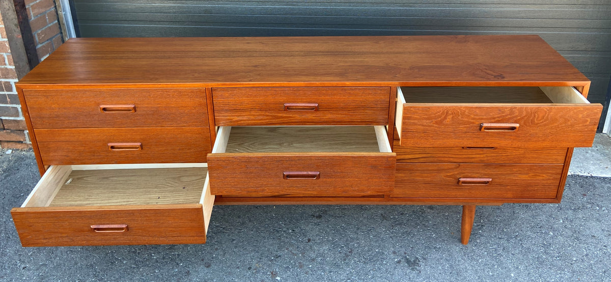 REFINISHED Mid Century Modern Teak Queen Bed w Nightstands & Dresser 9 Drawers