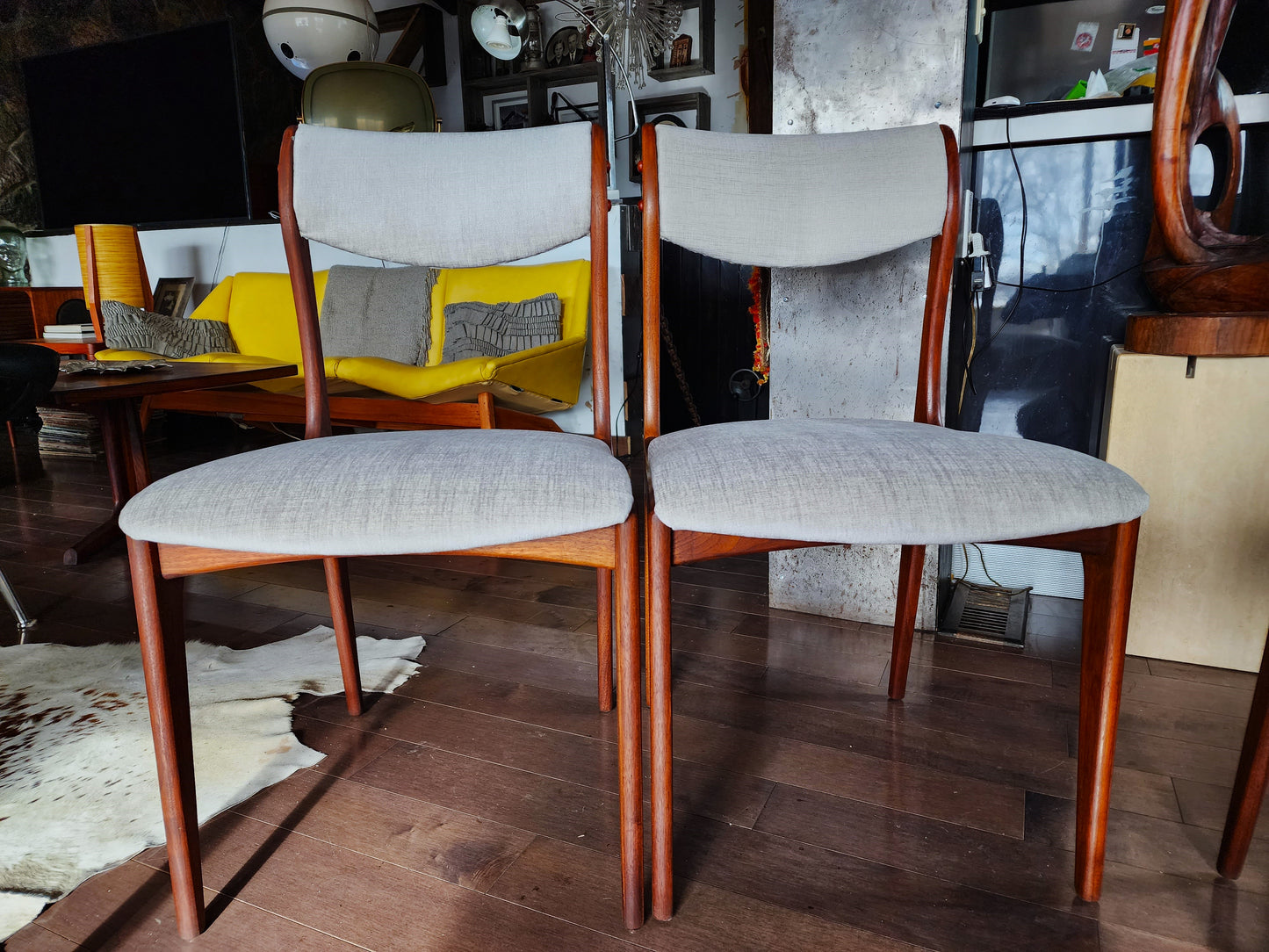 4 REFINISHED REUPHOLSTERED Mid Century Modern Walnut Chairs