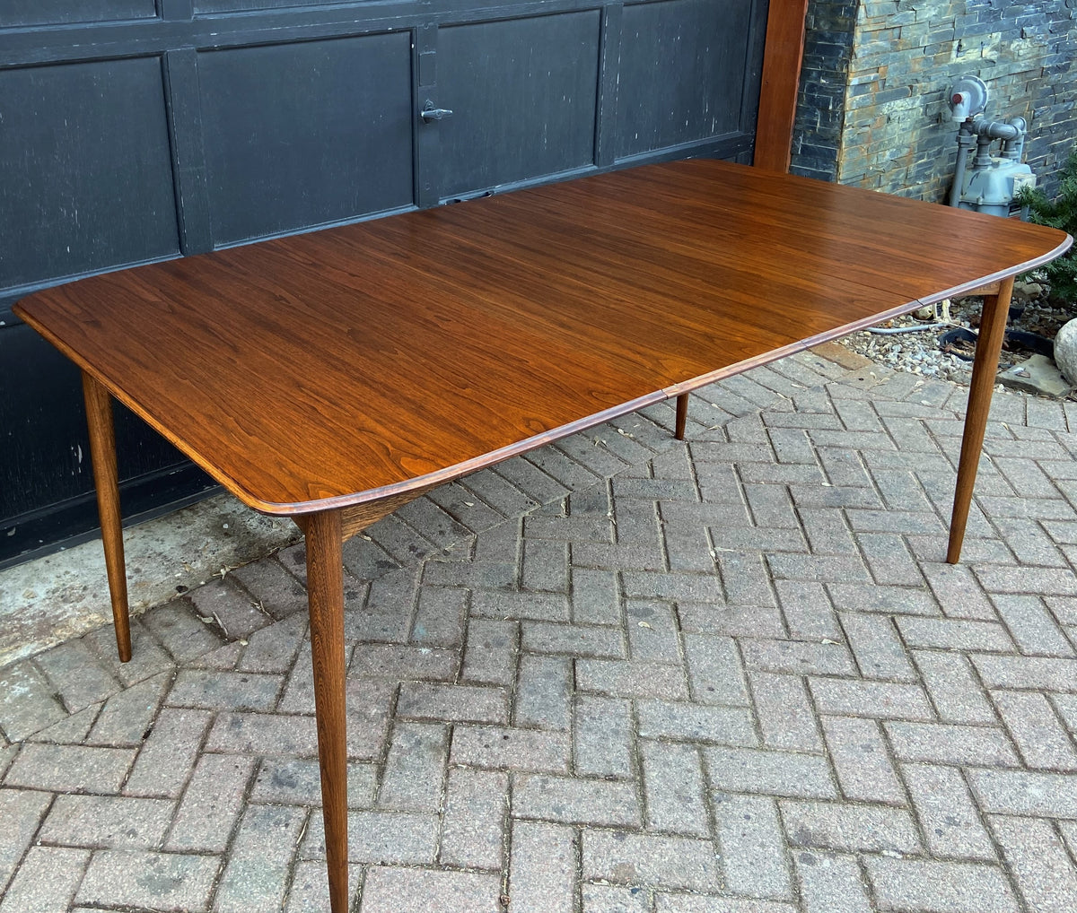 REFINISHED MCM Walnut Dining Table w 2 leaves by Deilcraft, Perfect, 4-6 ft