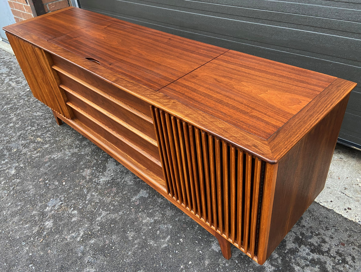 REFINISHED Mid Century Modern Walnut Media Record Player Console 74.5