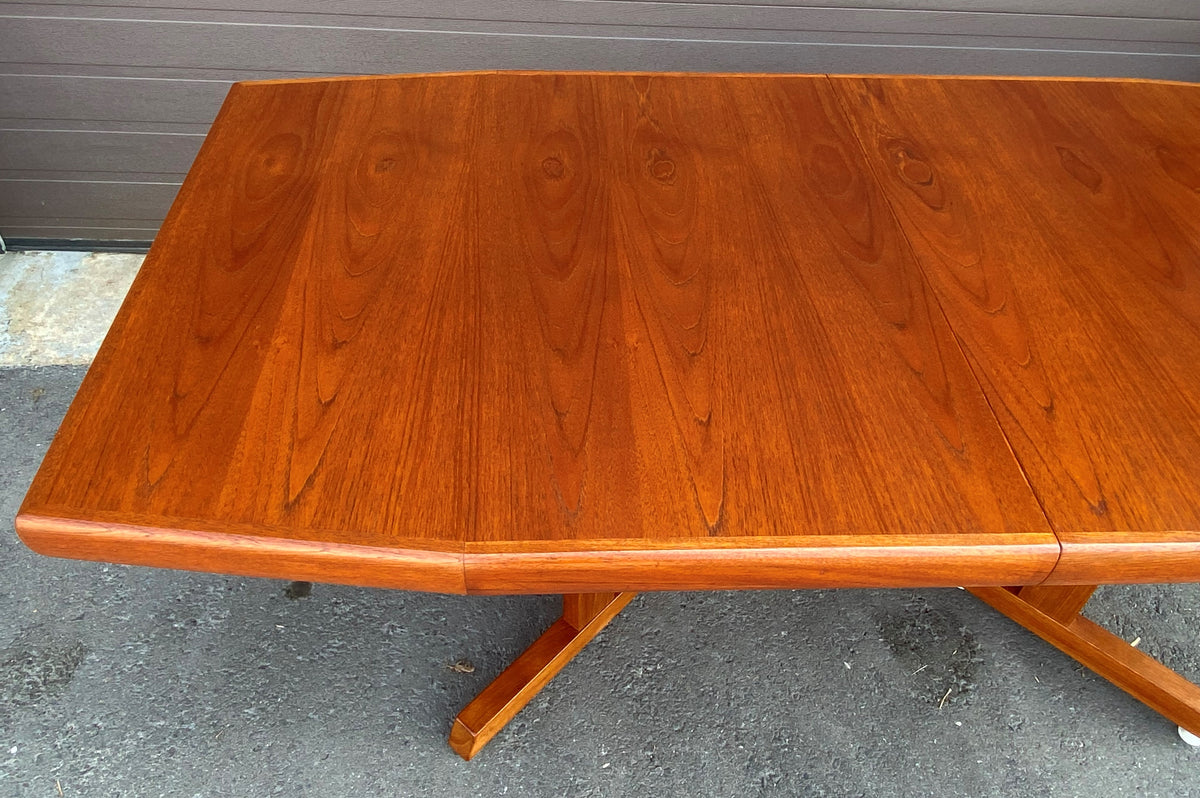 REFINISHED Mid Century Modern Teak Pedestal Table w 2 Leaves , 71.5