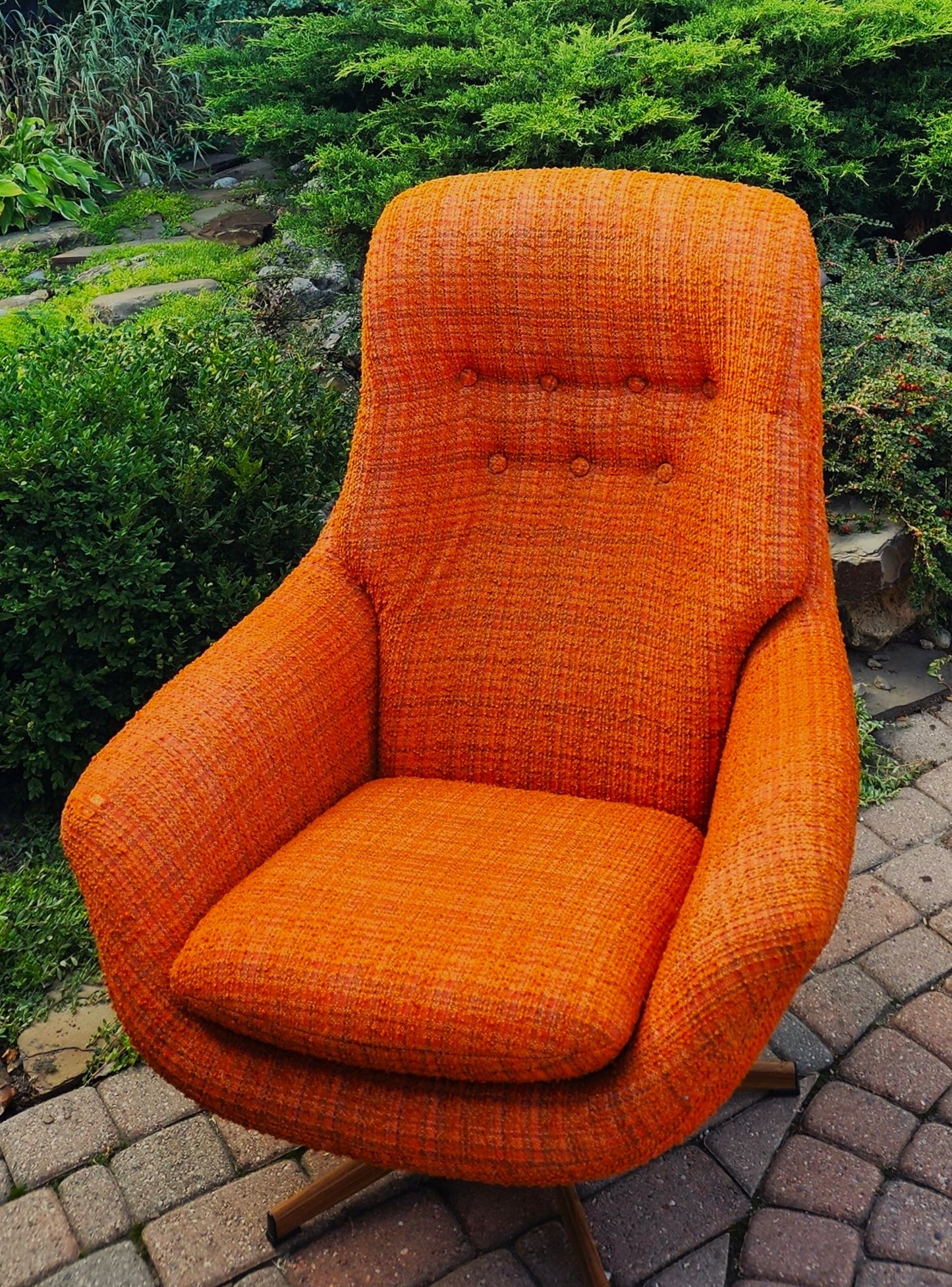 Mid Century Modern Swivel Lounge Chair by Soda Galvano, Norway