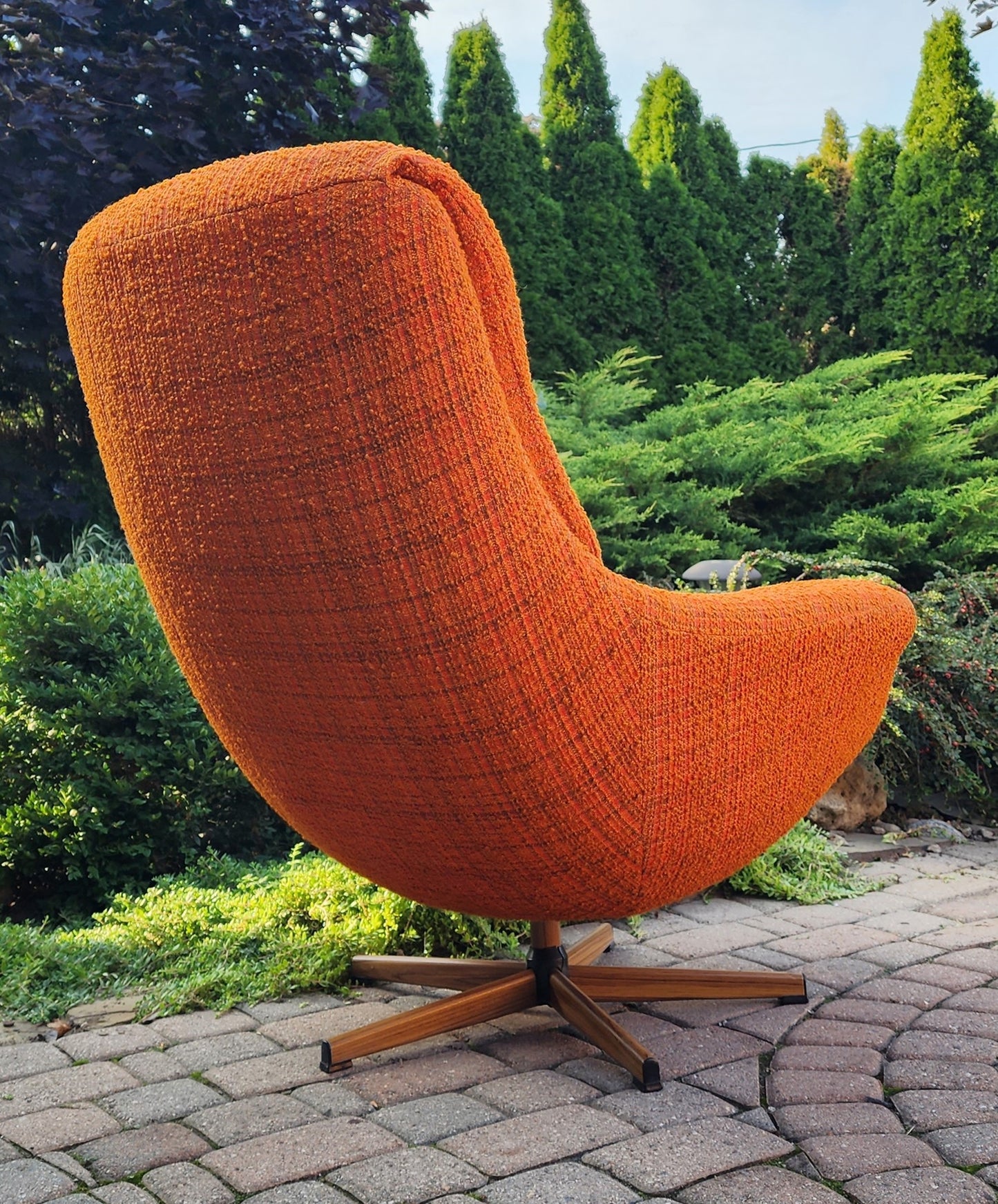 Mid Century Modern Swivel Lounge Chair by Soda Galvano, Norway