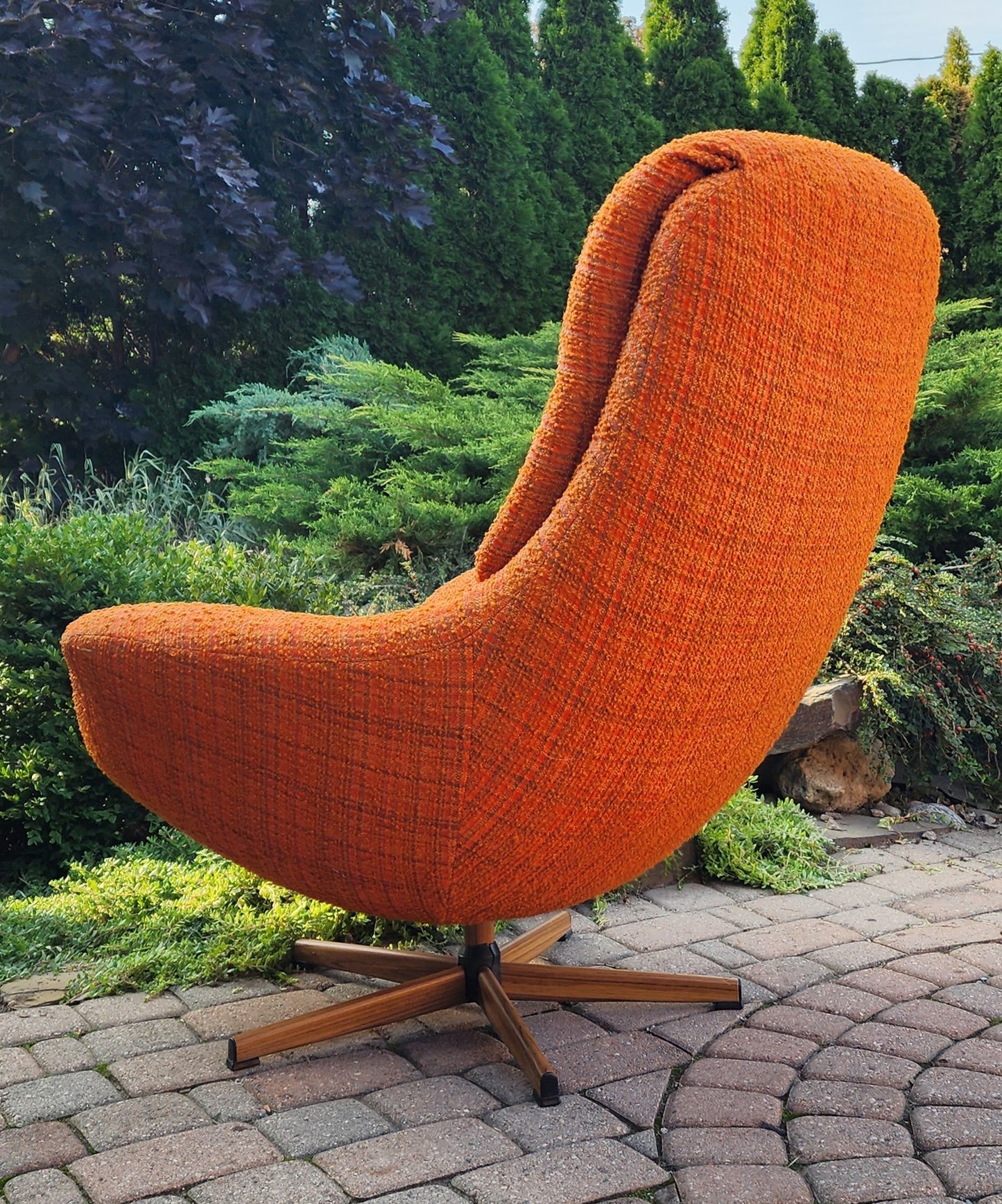 Mid Century Modern Swivel Lounge Chair by Soda Galvano, Norway