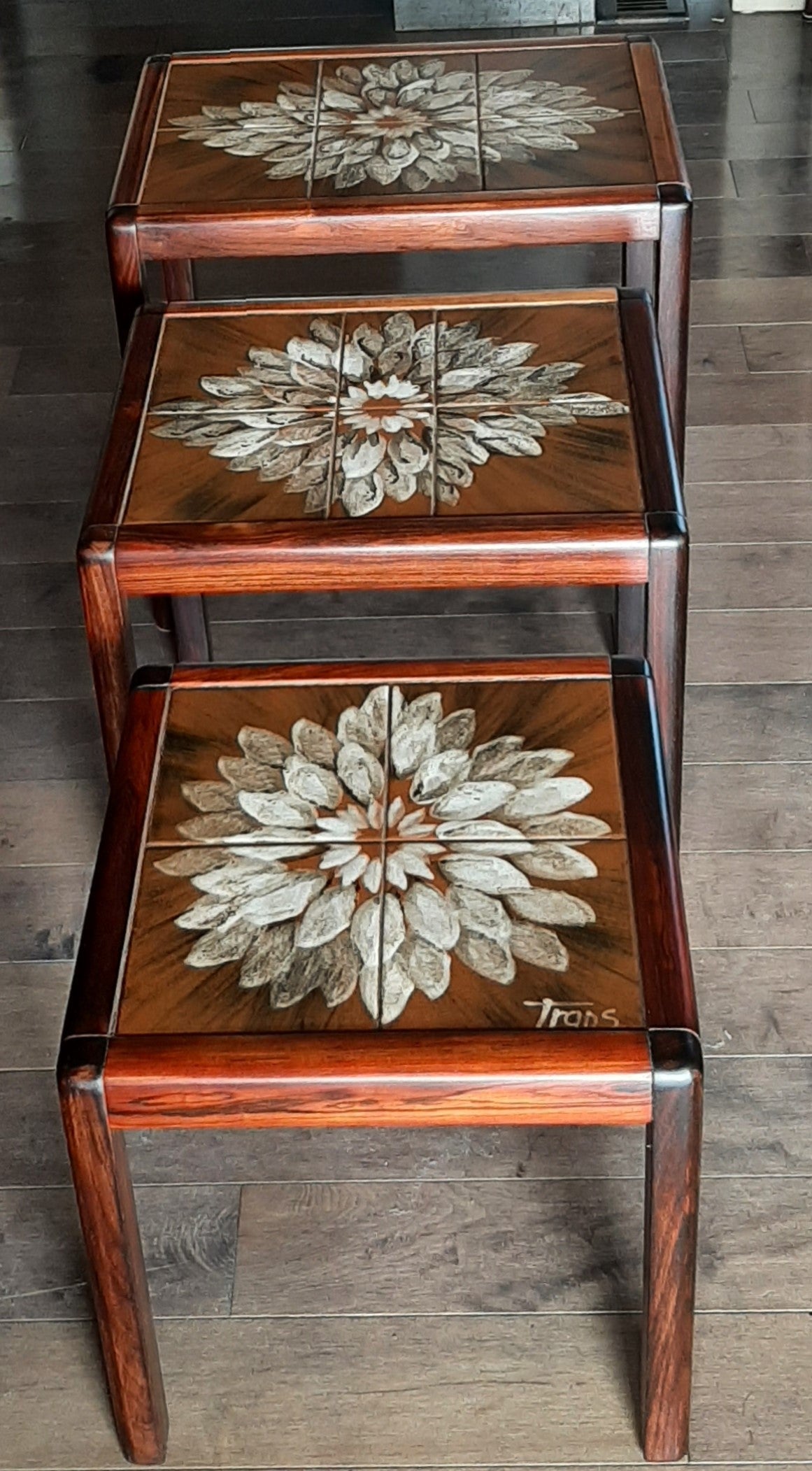 REFINISHED Danish MCM Rosewood nesting tables, set of 3, Perfect