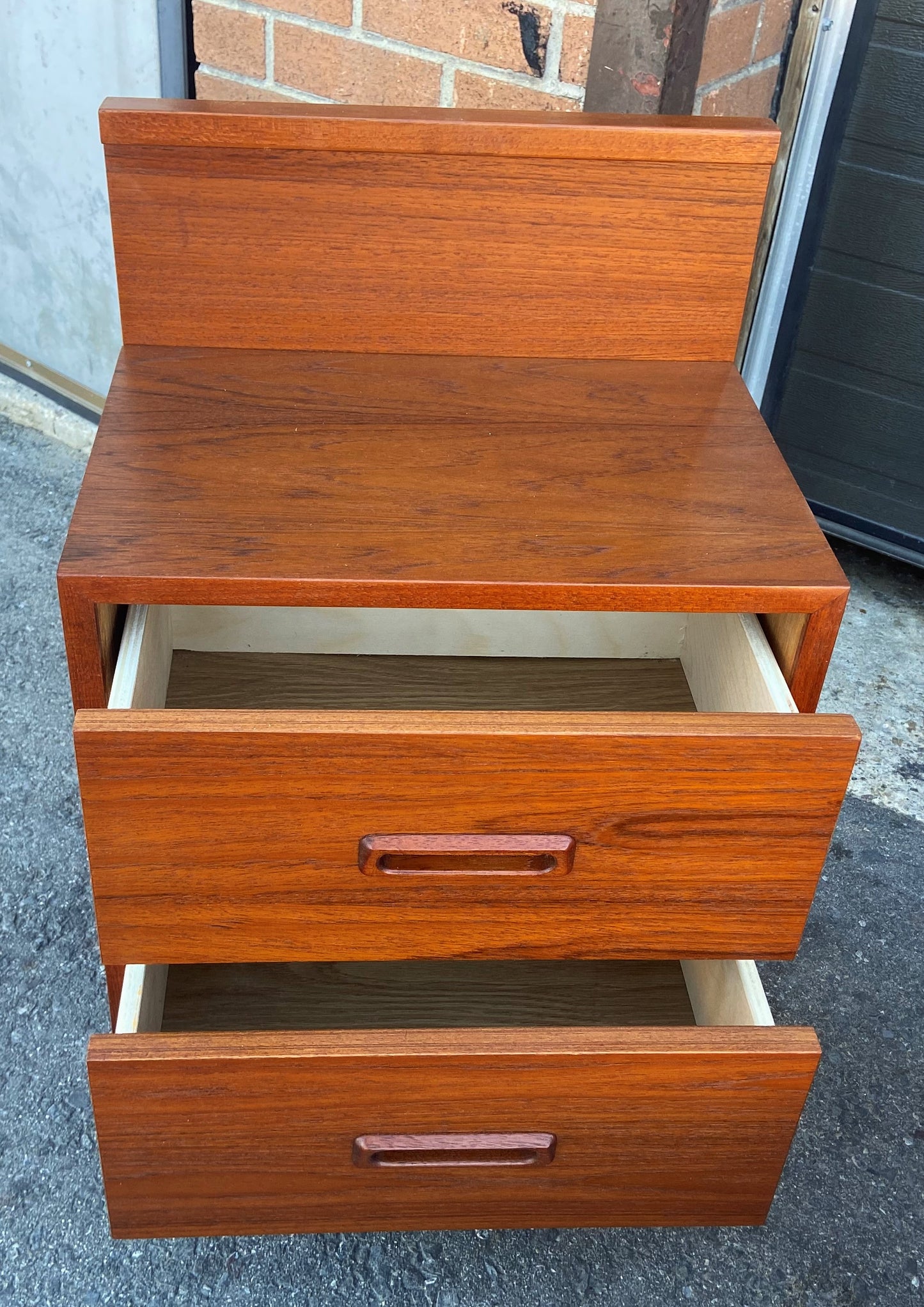 REFINISHED Mid Century Modern Teak Queen Bed, Nightstands & Dresser 12 Drawers