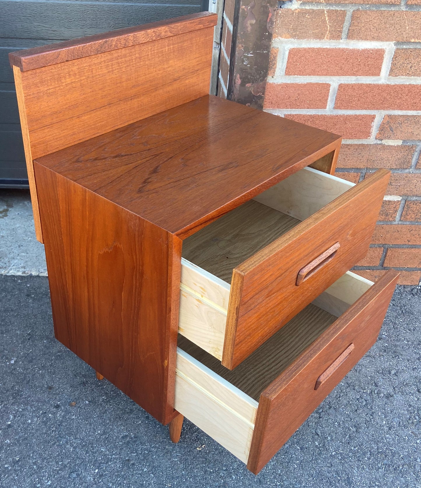 REFINISHED Mid Century Modern Teak Queen Bed, Nightstands & Dresser 12 Drawers